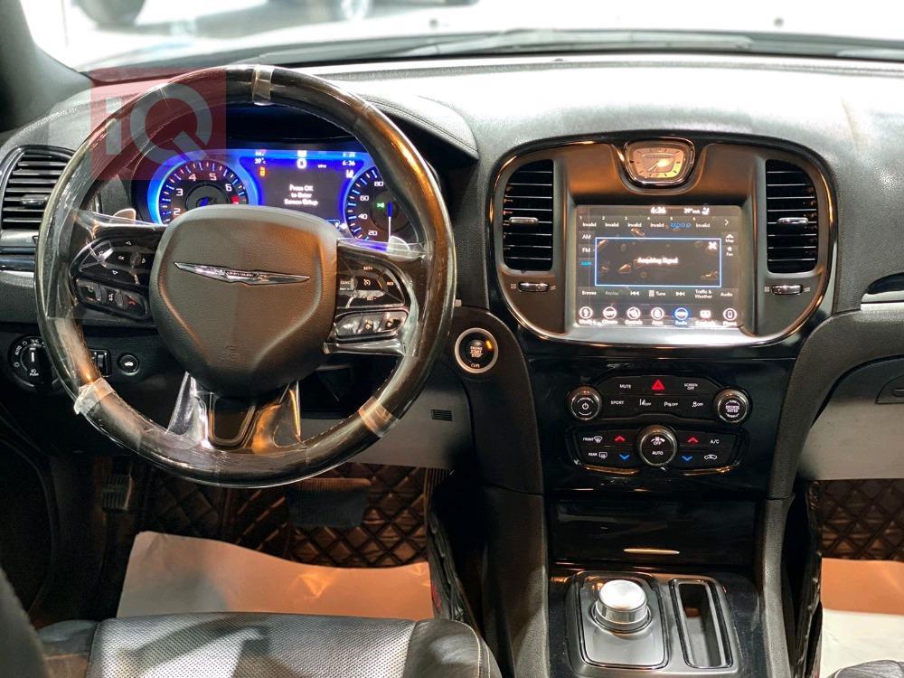 کرایسلەر 300